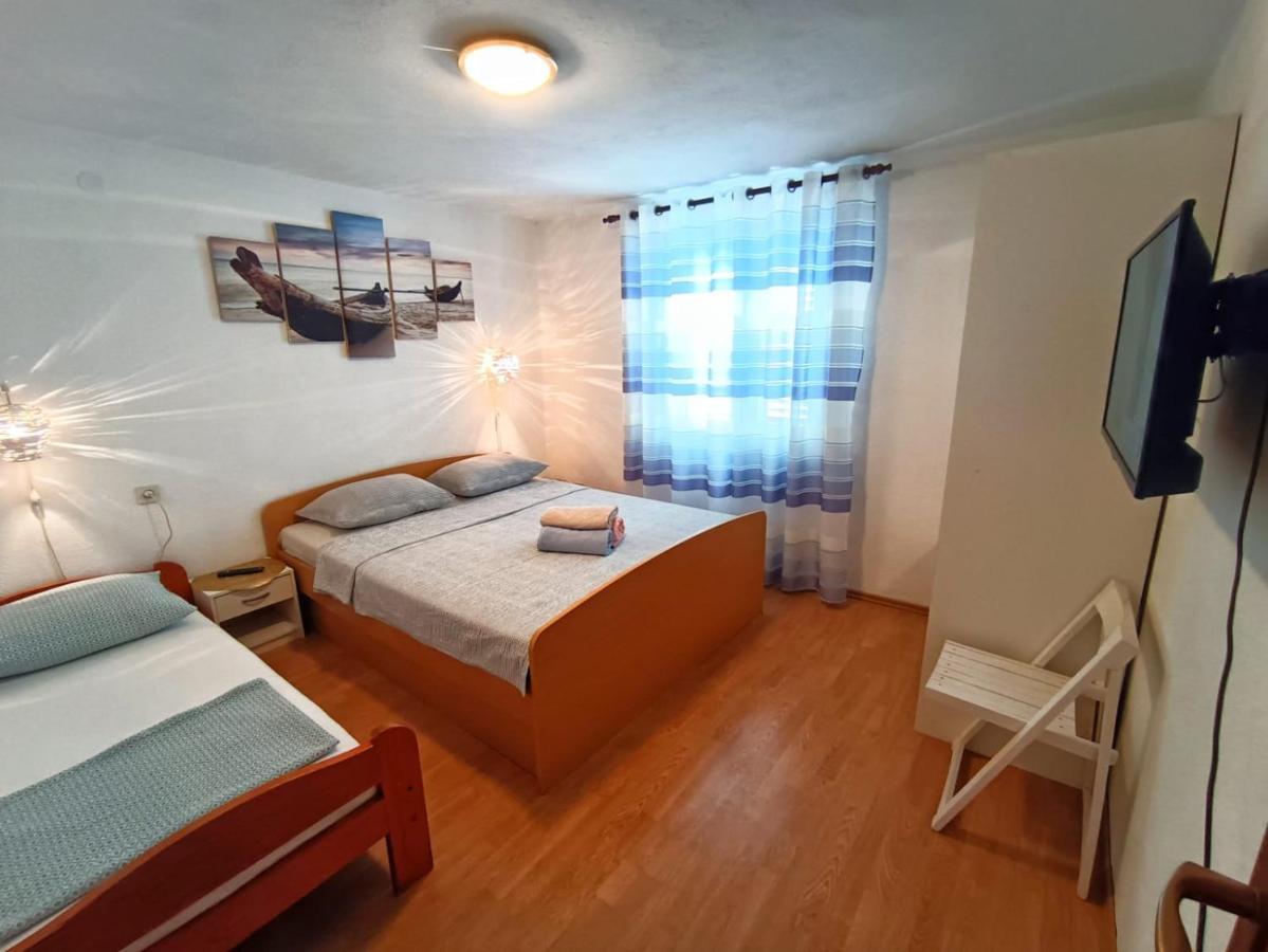 Guesthouse Eljuga Family Stari Grad  Exteriör bild
