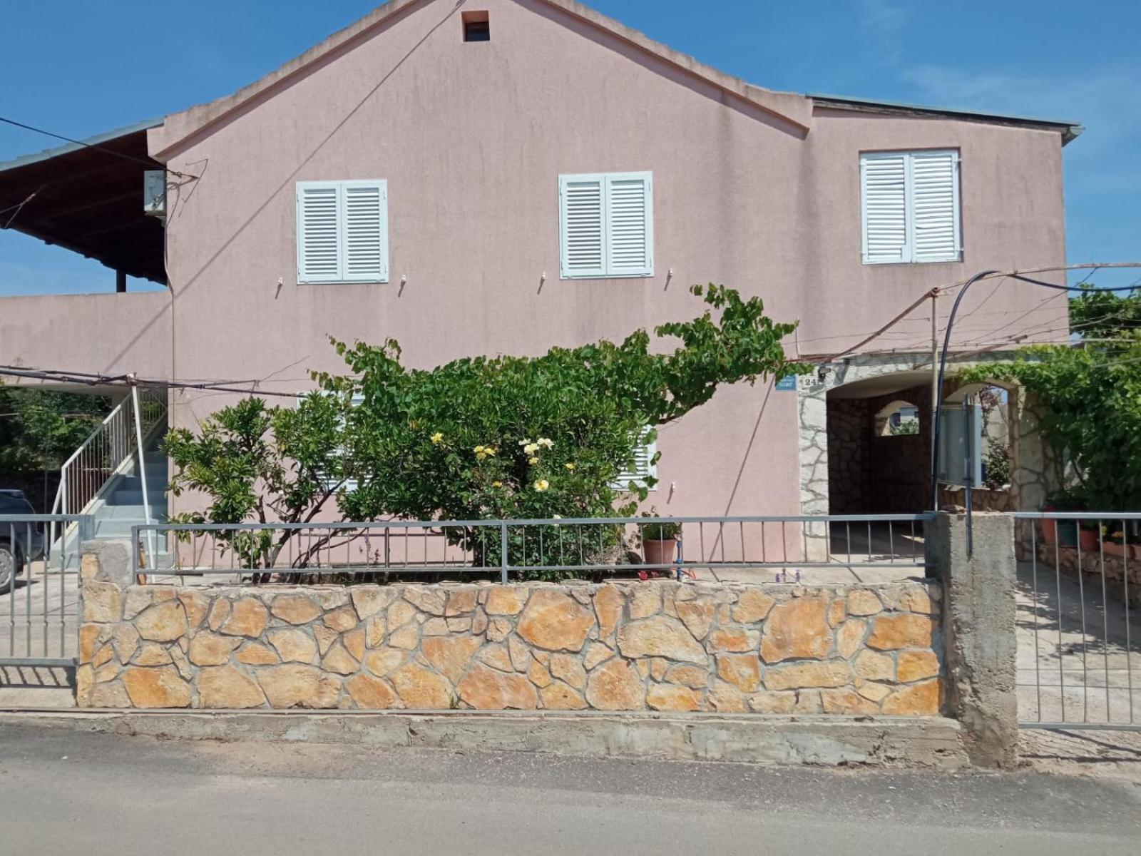 Guesthouse Eljuga Family Stari Grad  Exteriör bild