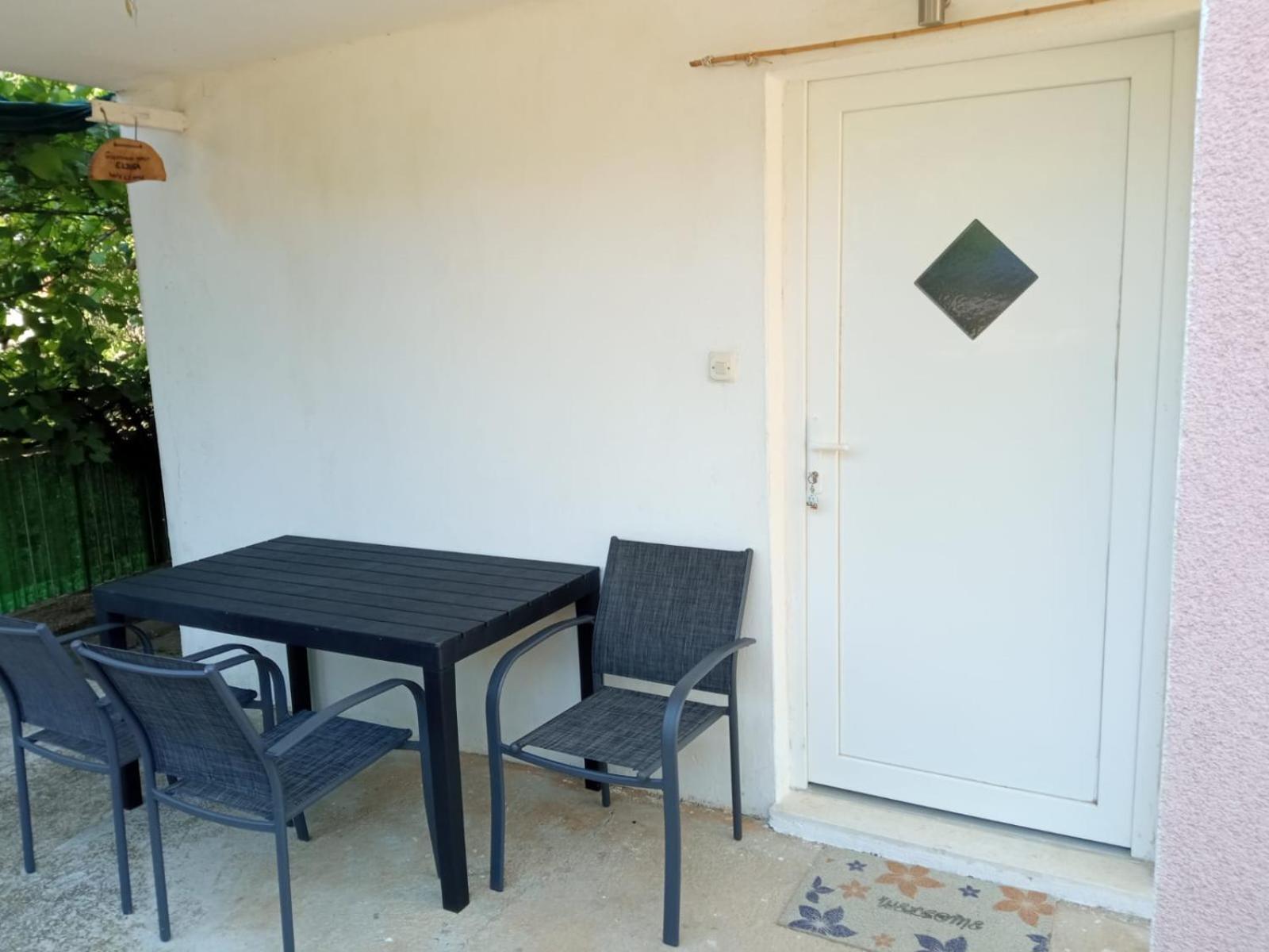 Guesthouse Eljuga Family Stari Grad  Exteriör bild