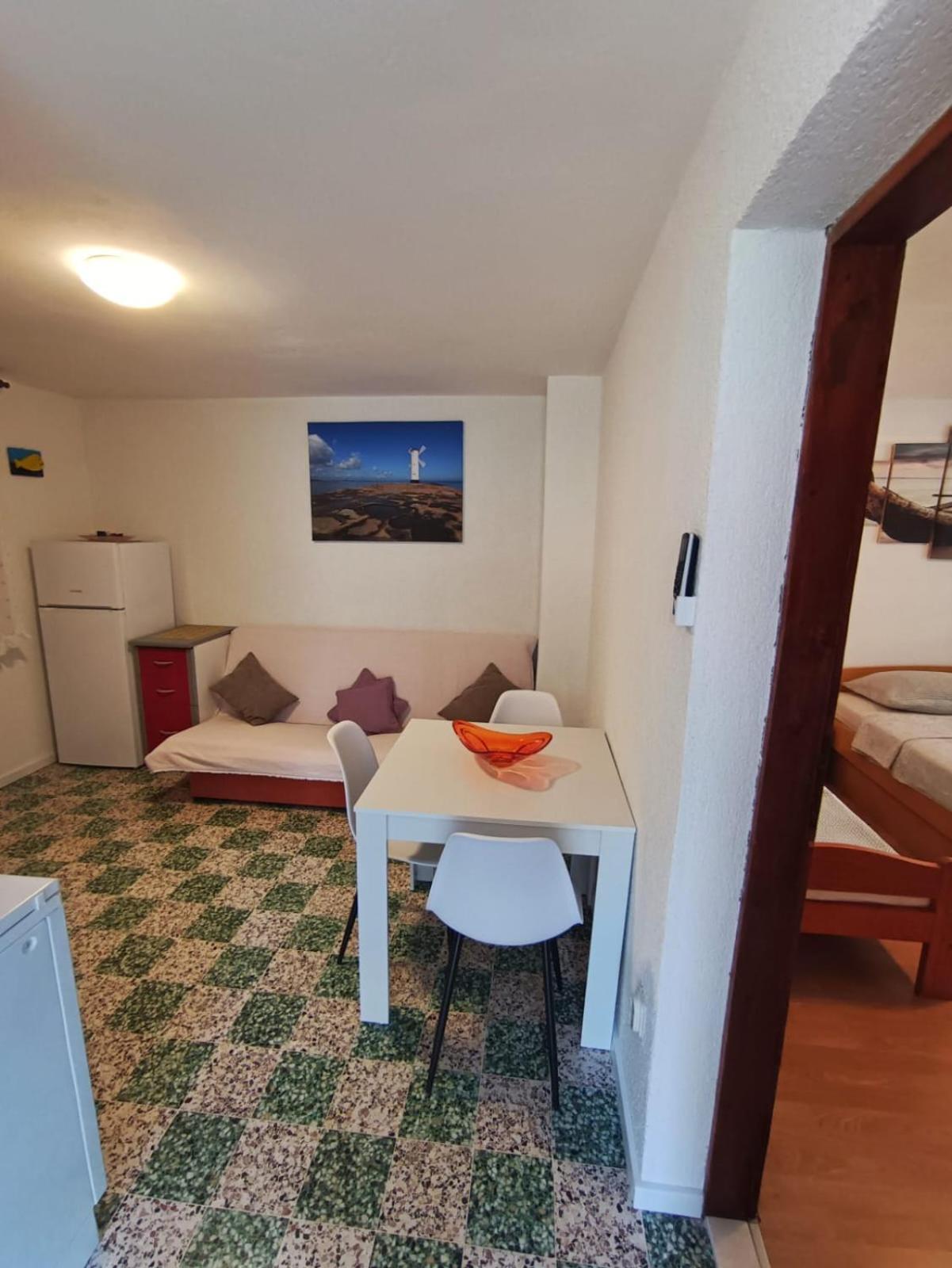 Guesthouse Eljuga Family Stari Grad  Exteriör bild