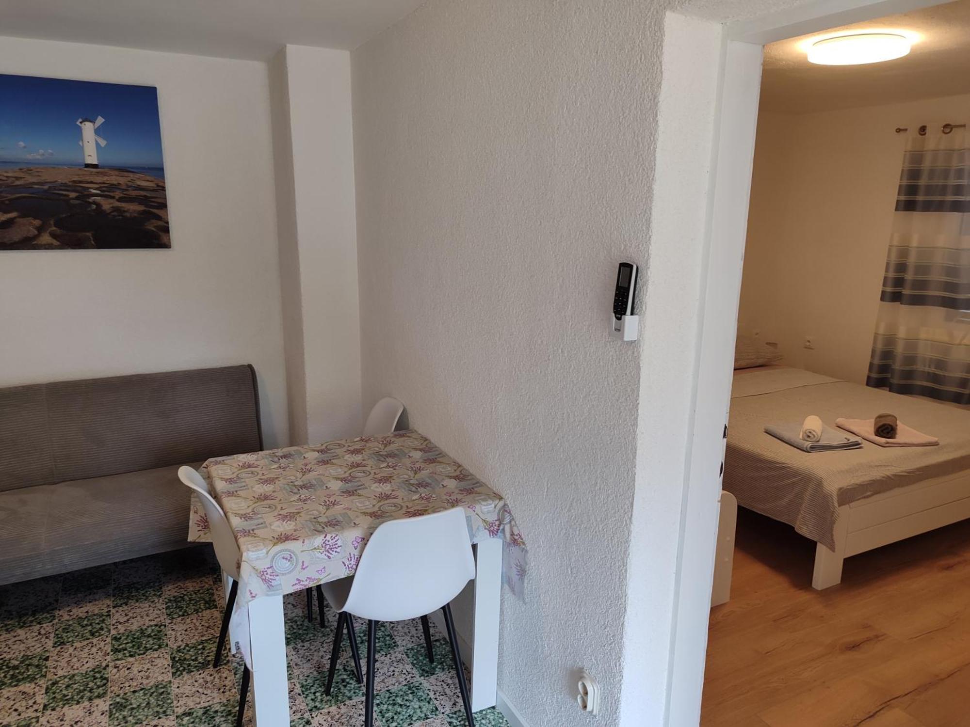 Guesthouse Eljuga Family Stari Grad  Exteriör bild
