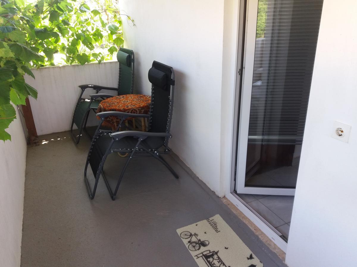 Guesthouse Eljuga Family Stari Grad  Exteriör bild